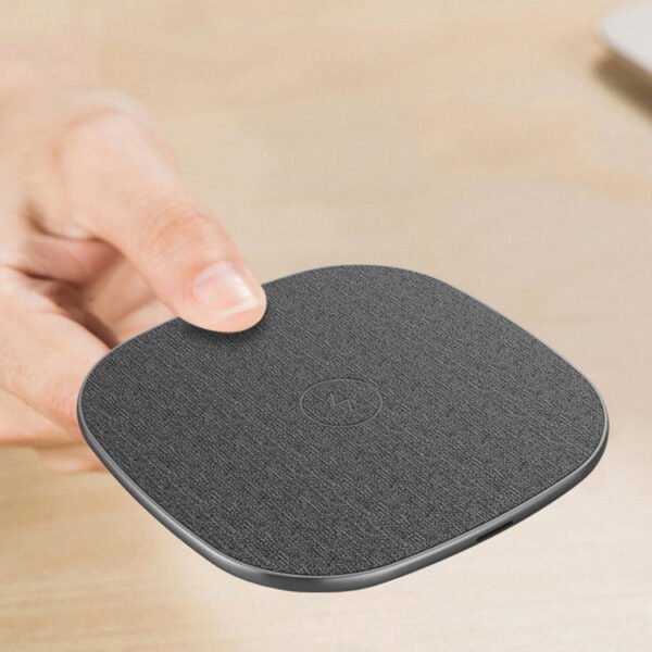 Wireless Charger 10W Fast Charge Color: Black